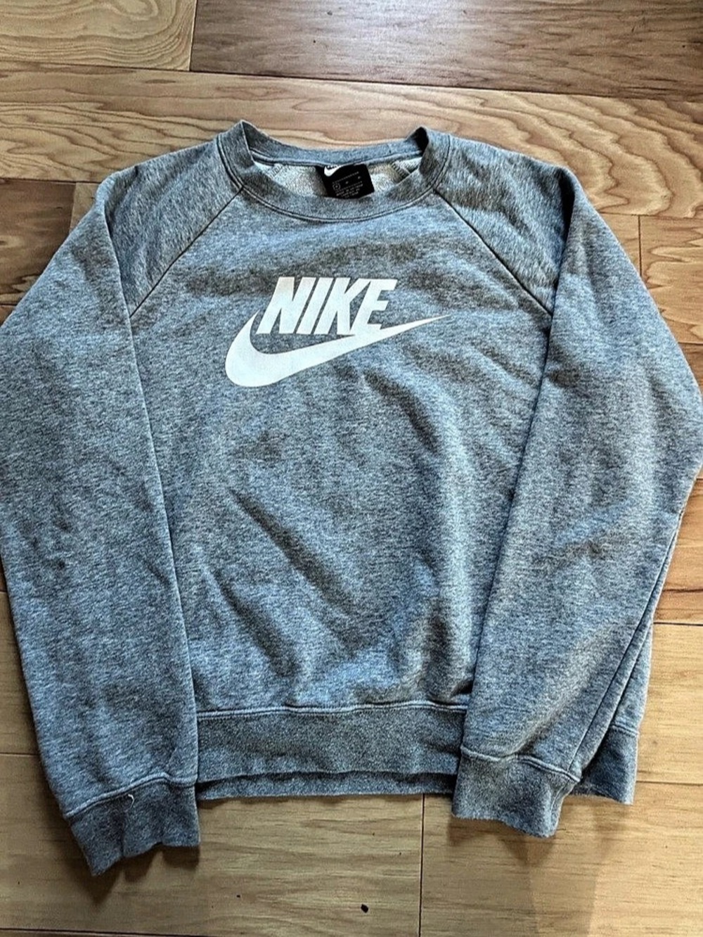 Nike Women’s Medium Gray Logo Crewneck Sweatshirt Pullover